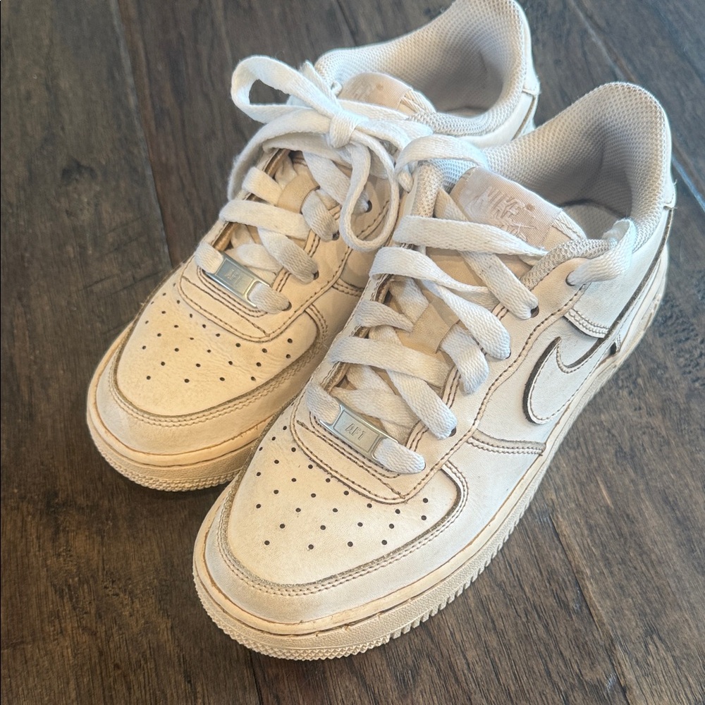 Nike Kids Cream Sneakers